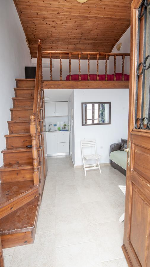 Roulas Apartments Халки Экстерьер фото