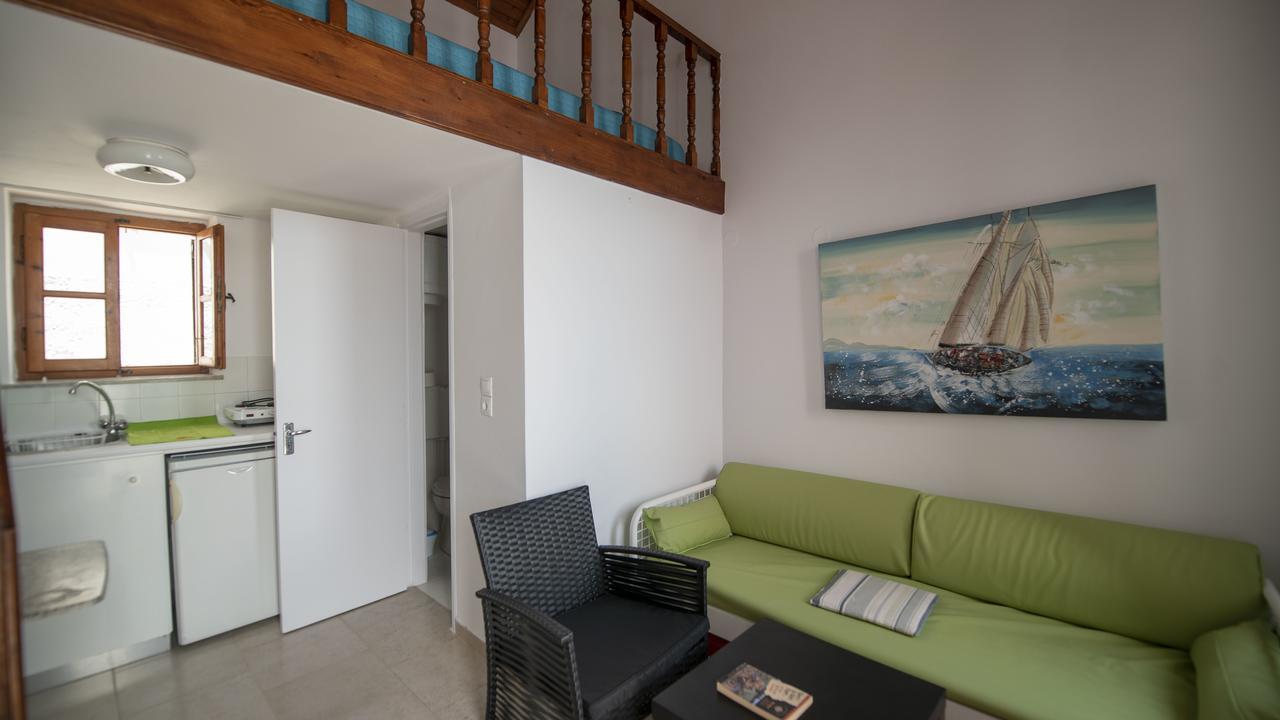 Roulas Apartments Халки Экстерьер фото